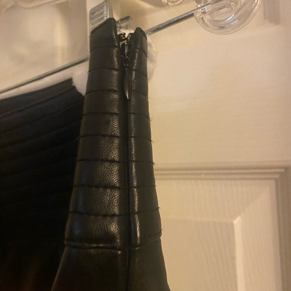 Leather pants with jewelled buttons - Picture 3 of 4